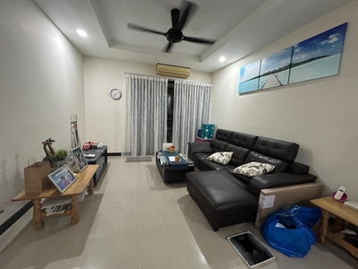 Partly Furnished Nadia Parkfront Condo Open For Sale
