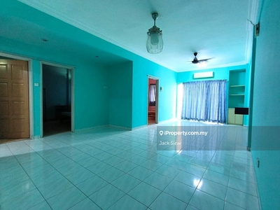 Partly Furnished !! Pandan Court Unit For Sale !!