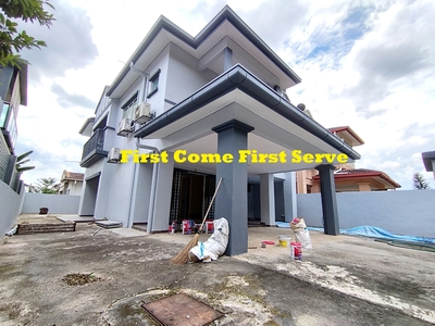 PUNCAK JALIL 2sty Semi D Non Bumi With Title Newly Refurbish New Paint 24hour Guard and Gate