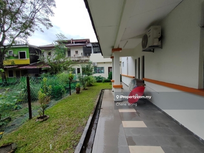 Putra Prima Corner lot with 15 feet land , face North front no house