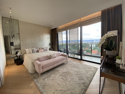 Ultra Luxury Condo with Harmonious Blend of Western Asian ID