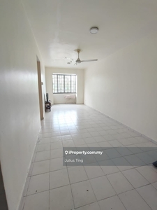 Under bank value gelang patah apartment near to happening area