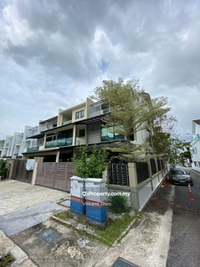 Kinrara residence 3 sty house for sell