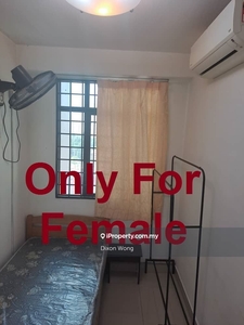 For female only bedroom renting next to lrt ktm pwtc kl city centre