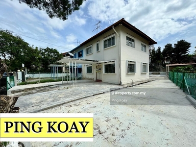 Huge backyard compound, more privacy area, away from Gajah main road