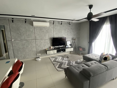 Negotiable Fully Renovation, Fully Furnished Unit @ Cristal Serin Residence