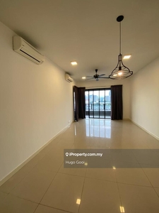 Spacious Unit with Door Step to Grocery, Easy Access Iskl, Sayfol