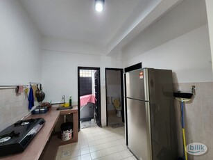 (BRAND NEW A/C) Middle Room for Rent Guarded & Landed House