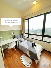 Fully Furnished‼️ Cozy Single Room with Big Window at Petalz Residences