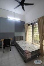 Near LRT Puchong Prima, Landed House Single Room at Puchong Prima Near Bukit Puchong