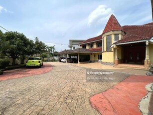 2.5 Storey Bungalow Country Heights, Kajang with Spacious Land