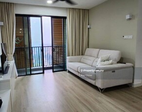 High floor nicely furnished & ready-move-in