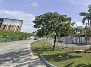 Main Road Corner Bandar Saujana Putra