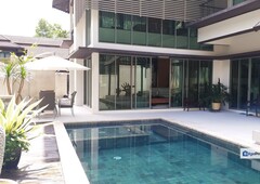 2.5 storey bungalow with own swimming pool