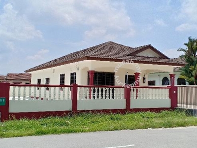 Buntong Jaya Big Corner Bungalow House With Land For Sell