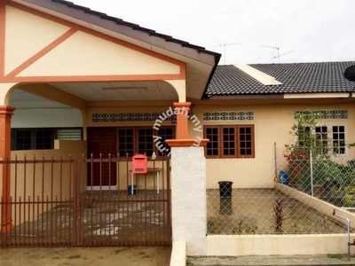 Single Storey Fully Furnished House With Air Cond At Teluk Intan