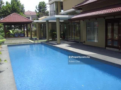 3.5 Storeys Bungalow in End Corner with Nice Land and Private Pool