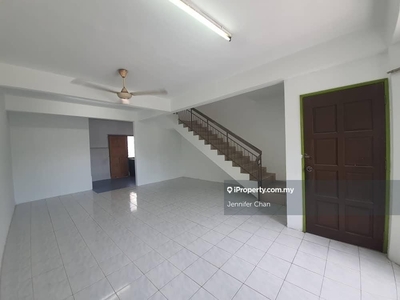 A Home Just For You - 2-sty House Bdr Bkt Tinggi