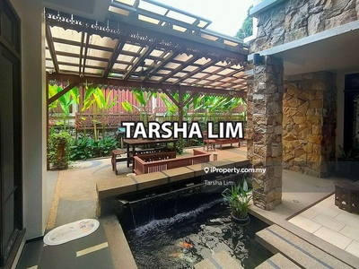 Lovely home with tropical garden and koi pond with 24 hours security