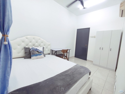 ⭐⭐⭐⭐Middle room at Pelangi utama condominium