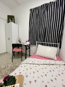 Aesthetic & Lovely Single Room for Rent @ SETIA ALAM, near Top Glove, Setia City Mall,