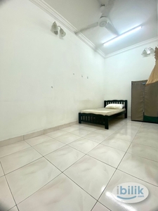 BU 11 FEMALE UNIT Budget Room For Rent With Private Bathroom & Aircon Master-Room