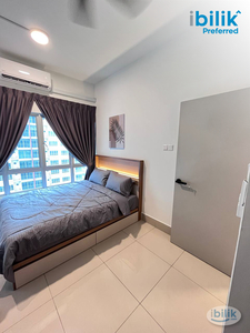 Comfy Queen Bedroom - Razak City Residences