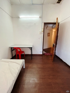 FEMALE UNIT Fully Furnished Single Room in SS2, 0 Deposit, Free High Speed Wifi,