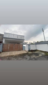 FREEHOLD Double Storey Terrace Corner Unit Taman Puchong Utama PU10 FOR SALE