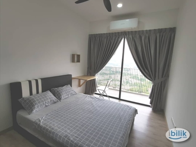 Fully-Furnished Middle Room Queen bed with Balcony & Window for Rent @ Emporis Kota Damansara