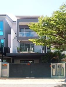 Laman Bayu Super Link ,3 Storey Terrace, Section 11, Kota Damansara