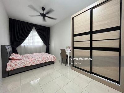 Master bedroom available for rent, call for more information