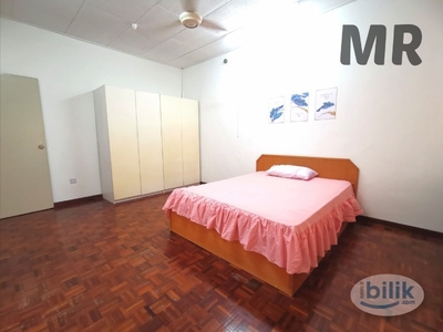 Master Room Rent with Private Bathroom in SS2, Petaling Jaya with No Deposit ❗