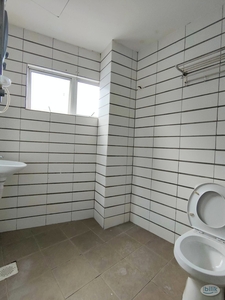 9 mins SEGI College ‍♂️ Master Room attach Own Toilet near Menara Maybank