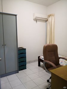 Middle Room at N-Park, Batu Uban