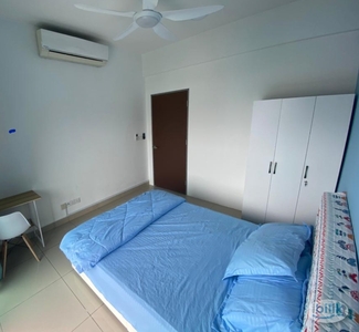 Female Muslim - High Quality Living - Low Density - Middle Room at V-Residensi 2, Shah Alam