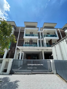 Pool Villa 3 Storey Puchong House For Sell Nice Unit