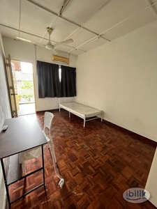 ✨Ready To Move-in❗❗ Middle room for rent at SS2 PETALING JAYA AREA✨