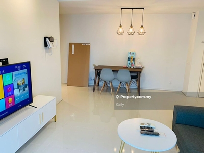 Resort style condo well maintained near mall, school n park.Safe quiet