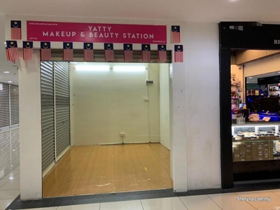 Retail Unit for Rent @Axis Mall !