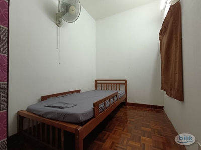 Single Room at Seri Utama, Kota Damansara