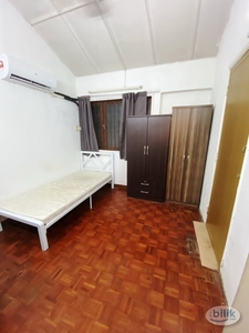 Single Room Attach Sharing Bathroom At SS2 For Rent