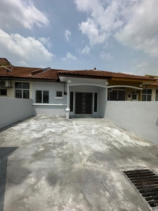 Well Kept New Refurbished Unit Near to Mahsa Hospital Single Storey Terrace at SP1 Bandar Saujana Putra For Sale