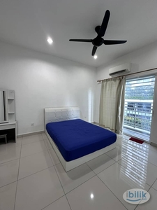 Cheap master room with private bathroom and balcony