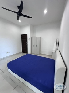 Cheap.Master room with private bathroom and balcony