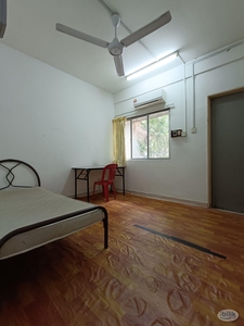 Room rent at - Ss15 area / Sunway area / Subang jaya .