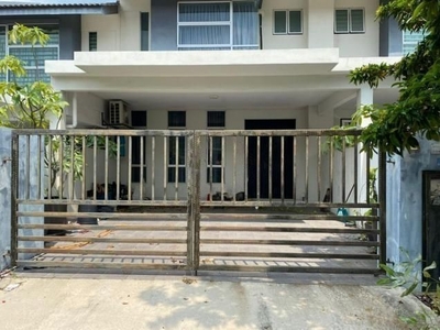 Bangi Avenue HUGE Spacious 4R4B FREEHOLD Double Storey TERRACE House