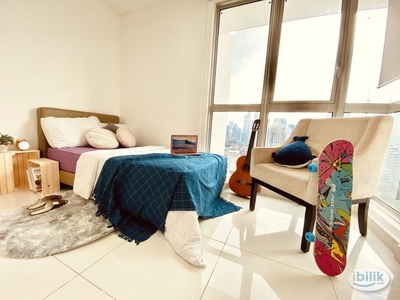 Enjoy Living In ZERO DEPOSIT Room In KL Rent Room In Regalia KL with Infinity Pool Overlooking KLCC! ️ ‍♂️✨