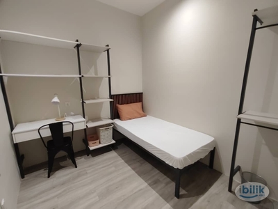 Low Deposit✅ ,USJ 21 Co Living Hotel Middle Room For Rent , 8Mins Walk To LRT USJ21 , Move In Ready