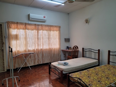 Master bedroom to let at Damansara Kim, PJ SS20 (opposite Damansara Uptown)